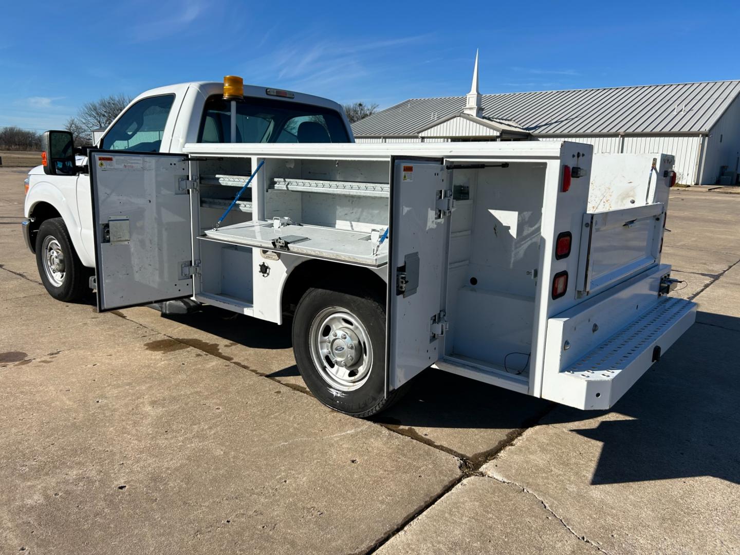 2015 White /Gray Ford F-250 SD (1FDBF2A62FE) with an 6.2L V8 F SOHC 16V engine, 6-Speed Automatic transmission, located at 17760 Hwy 62, Morris, OK, 74445, (918) 733-4887, 35.609104, -95.877060 - Photo#15